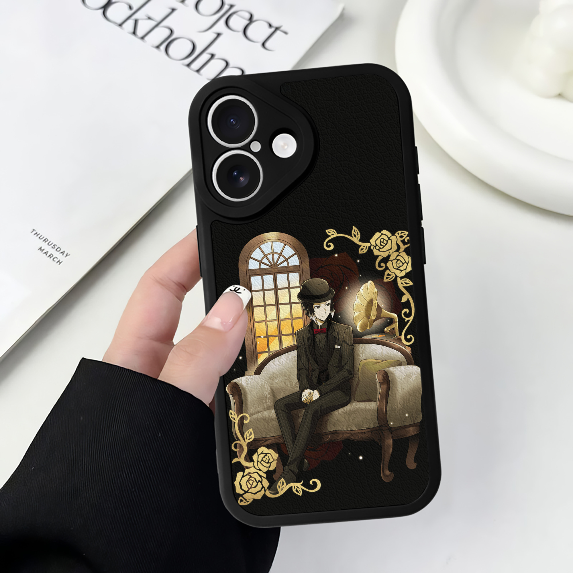 （画像用） 文豪ストレイドッグス Bungo Stray Dogs 【iPhone 16シリーズ対応】シリコンスマホケース（レザー調） 材質：シリコン